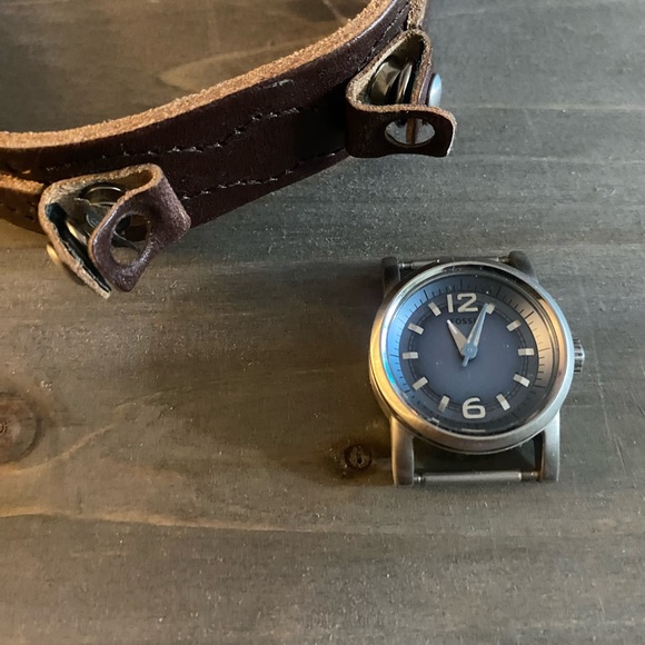 Leather Detachable Fossil Watch - Picture 3 of 3